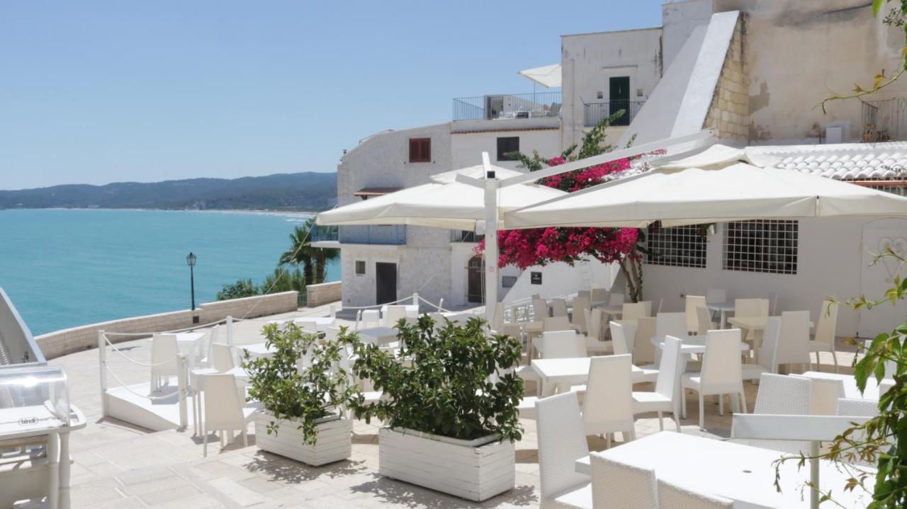 Piazzetta Petrone Apartments + Parking Vieste Exterior photo