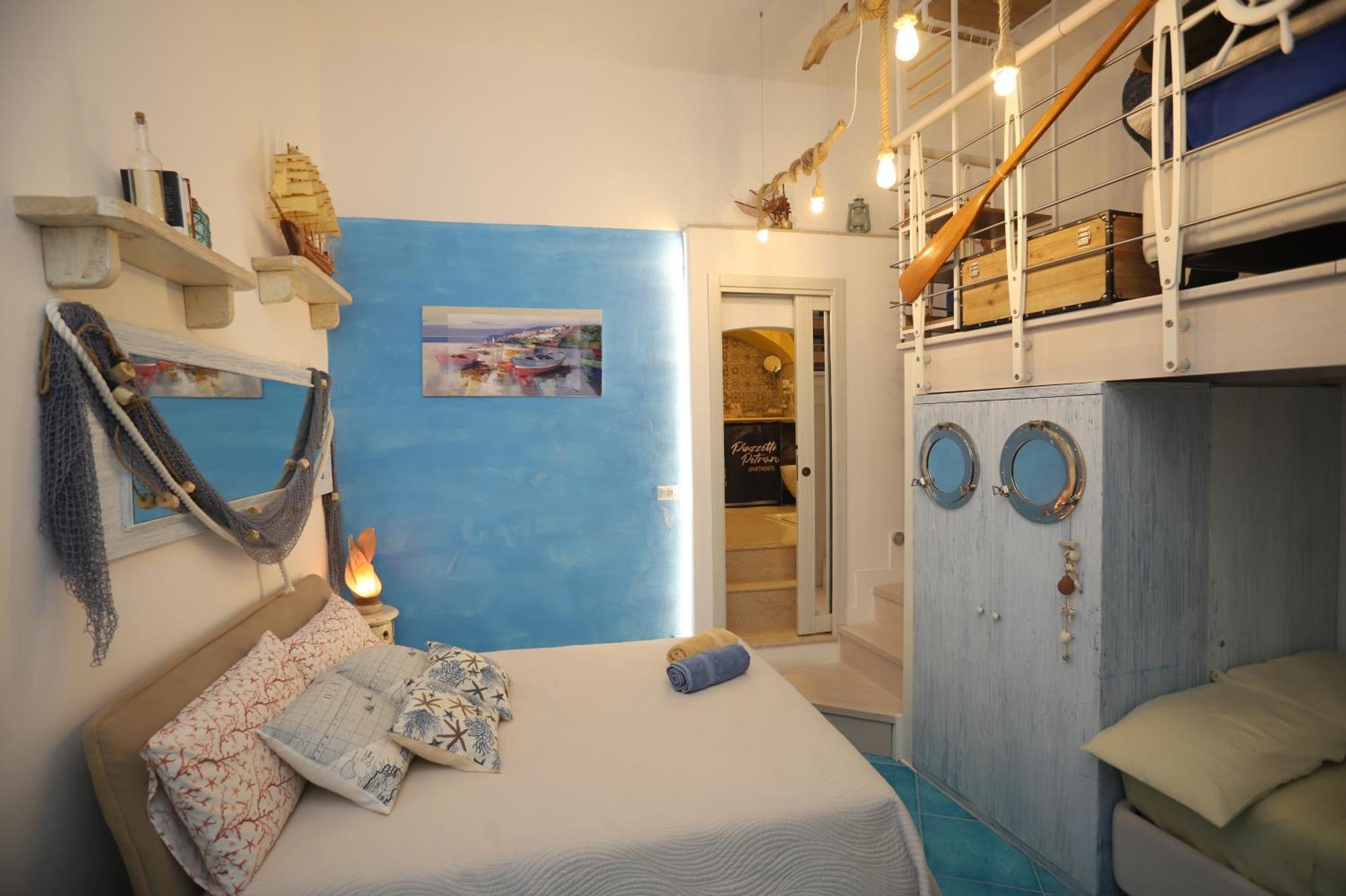 Piazzetta Petrone Apartments + Parking Vieste Exterior photo